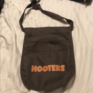 Hooters pouch brown